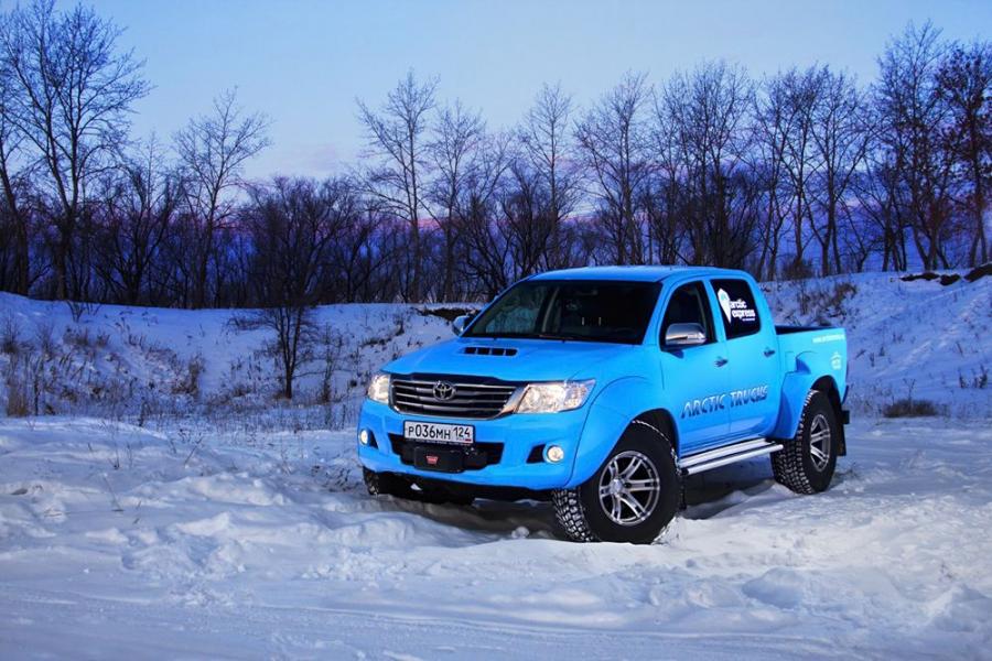  Toyota Hilux Double Cab AT35 by Arctic Trucks 2011 года  (фото 2 из 8)